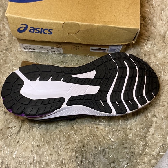 Asics - Picture 2 of 5